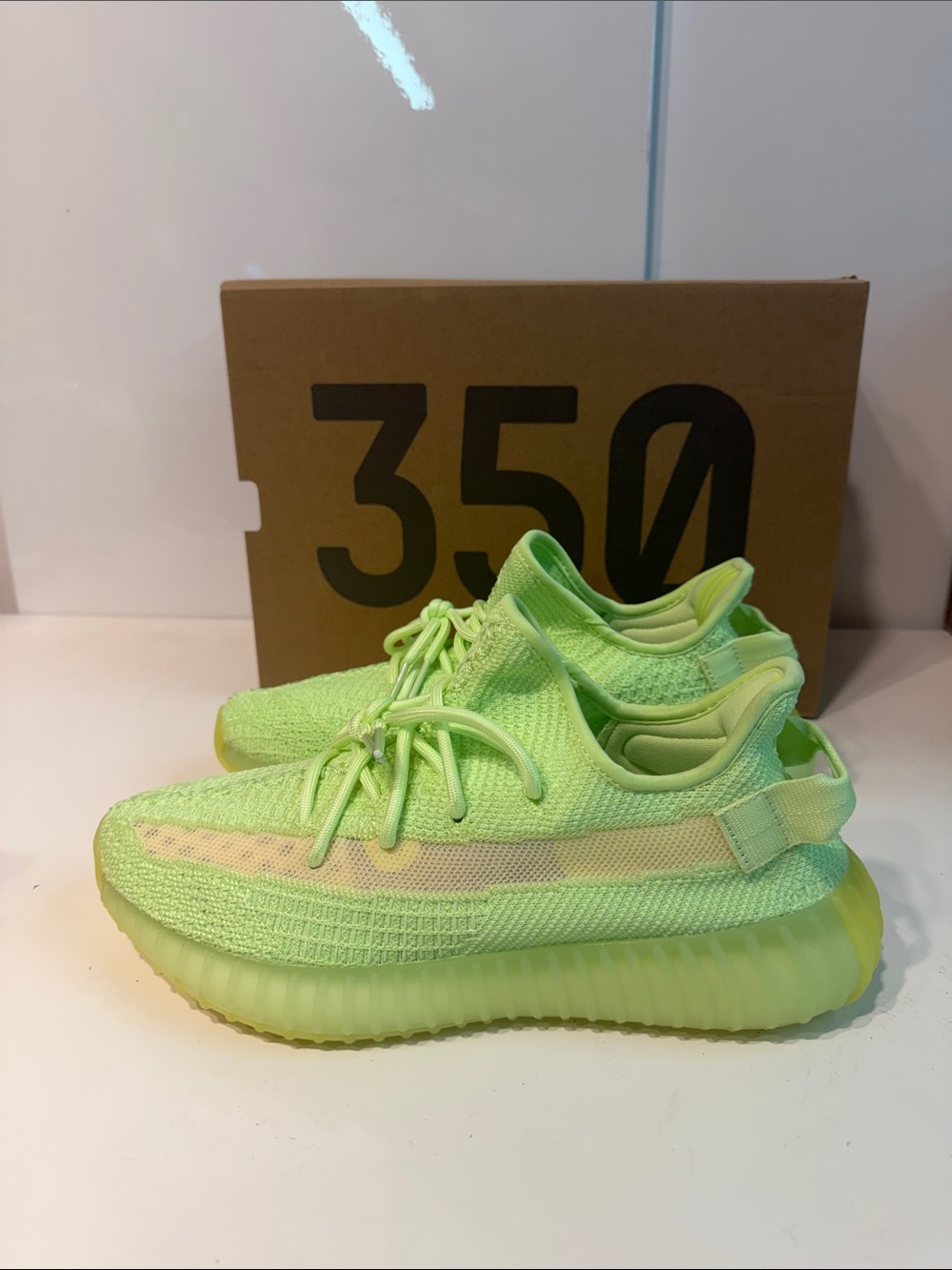 Yeezy 350 v2 boost Green GLOW men’s size 8 shoes